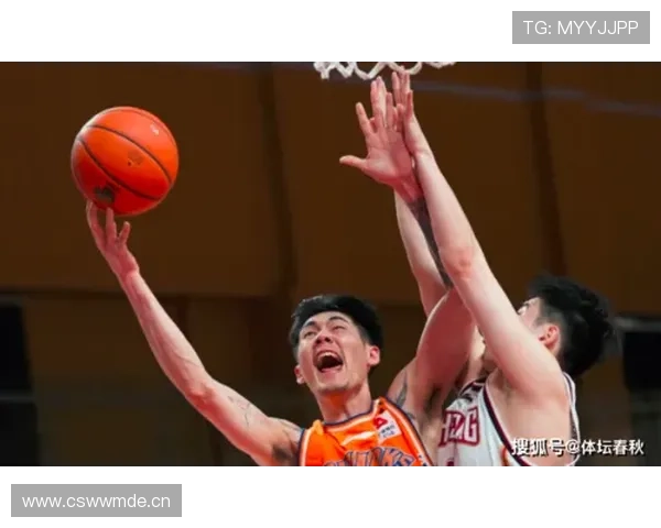 孙铭徽平时省吃俭用，赛场上却像土豪开金库一样砸篮板，真是宝藏性格！