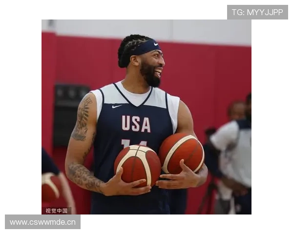 戴维斯居然每天健身三个小时，这娱乐圈明星得哭晕在厕所吧？